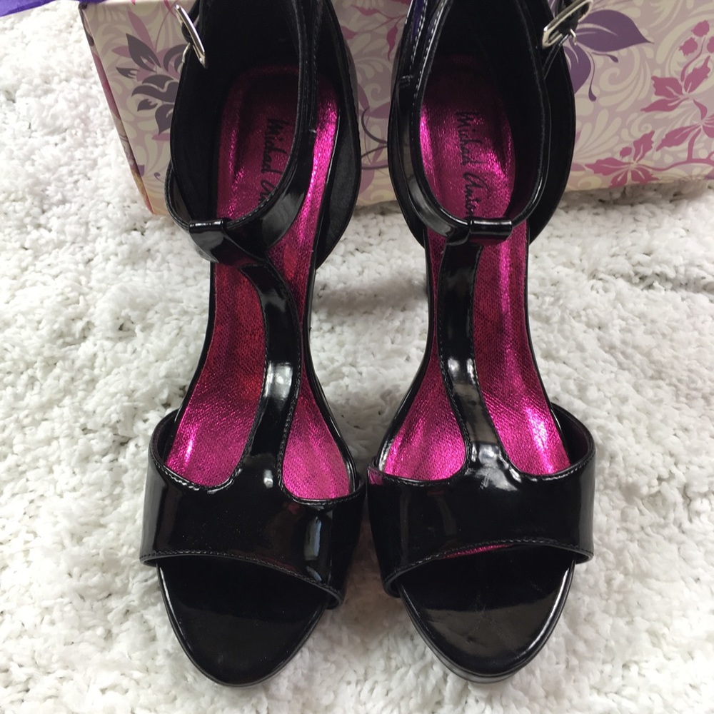Michael Antonio Black T-Strap Heel Woman’s 7.5